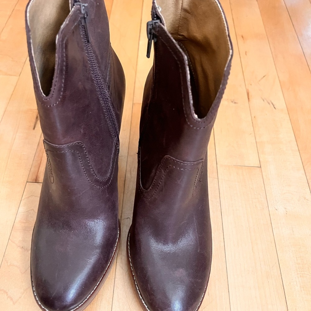 Lucky Brand Brown Heeled Boots with Classic Silhouette - Picture 4 of 4